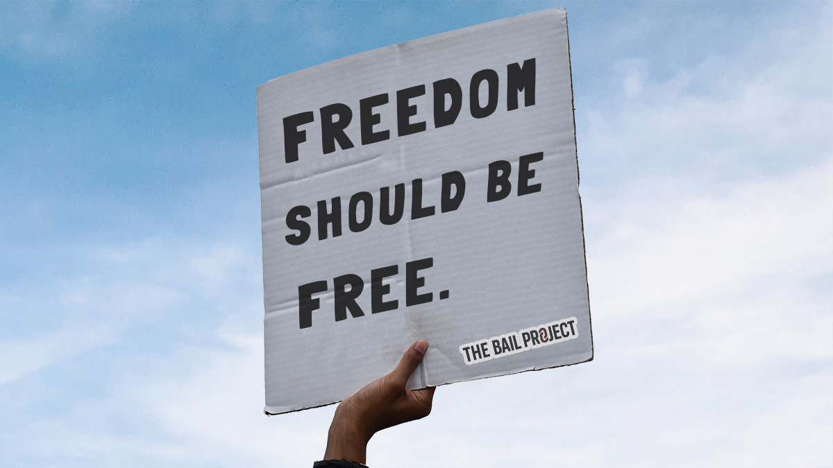 bailproject's tweet image. Reminder: people in jail pretrial haven’t been convicted of a crime! #FreedomShouldBeFree, but that’s not the case when it comes to cash bail.