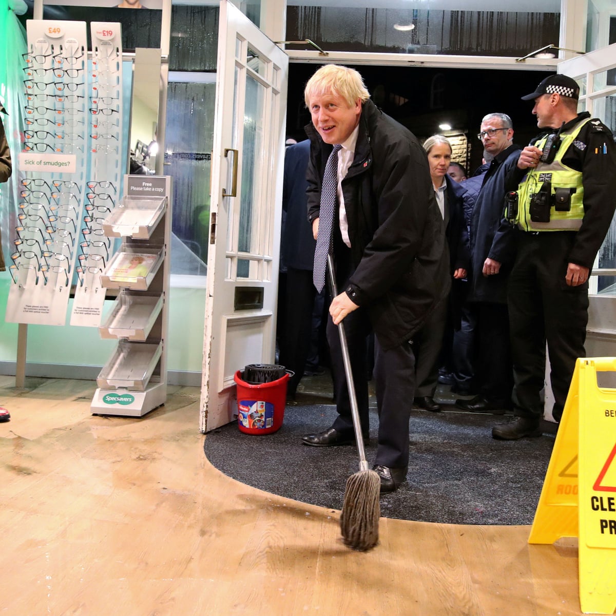 first1001days's tweet photo. Our health service is too focused around late intervention, not prevention and early intervention.

We're too focussed on mopping the floor, not turning off the taps.

It's time for a new approach.
It's time to #TurnOffTheTaps and invest in #HealthVisiting. https://t.co/fzzoi9b8wV
