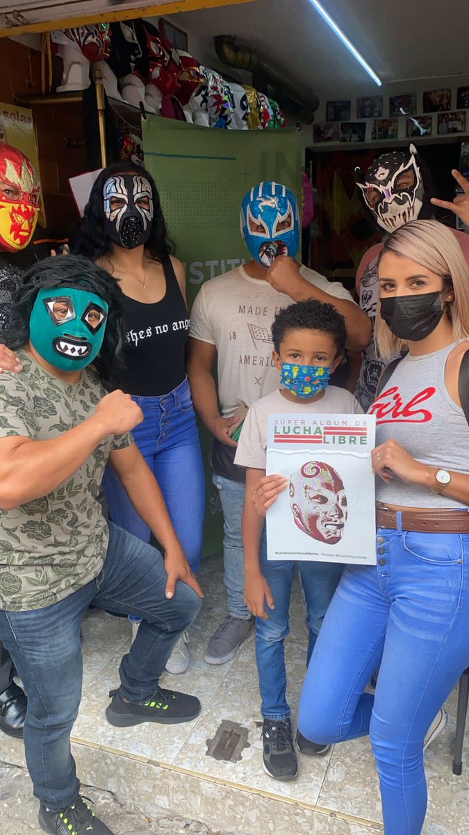InjuveCDMX's tweet photo. Así la entrega del ✨"Súper Álbum de Lucha Libre" ✨en la "Tienda del Solar".☀

Agradecemos a todas las personas que asistieron.🏃

👉Sigan al pendiente de nuestras redes sociales.

#BrigadaINJUVE 
#DosDeTresCaídas
#LosJóvenesUnenAlBarrio👊 https://t.co/WVEdOQheU7