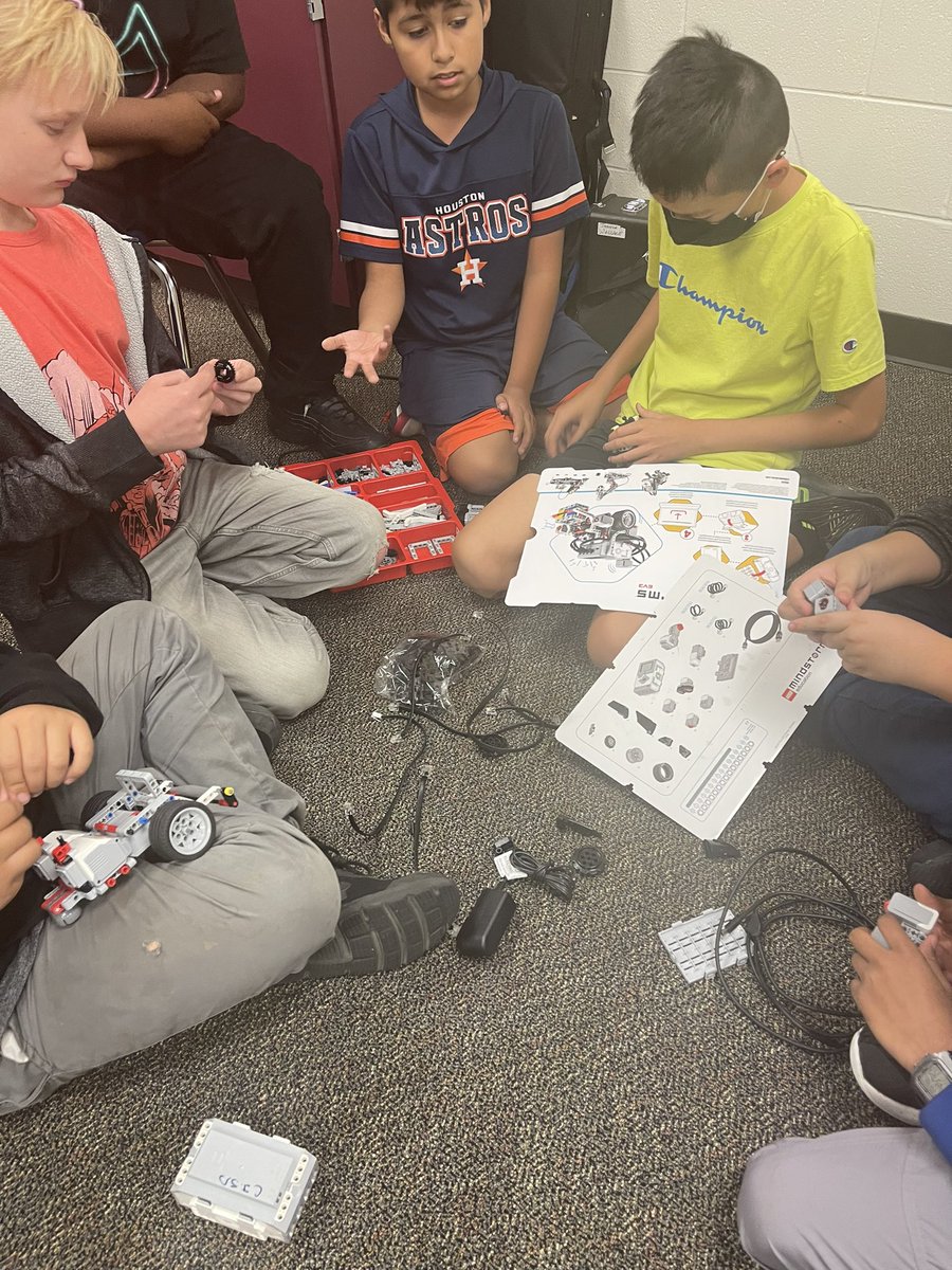 Second meeting of the Robocatz and Catpack <a href="/CryarCISD/">Cryar Intermediate, Conroe ISD</a> #roboticsclubrulez