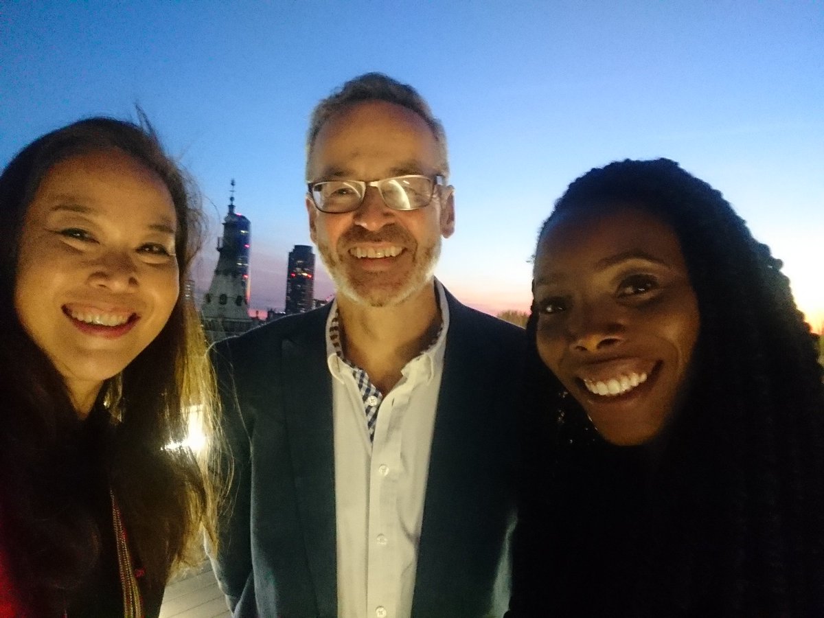 NetworkShuri's tweet photo. Lovely to meet all the inspiring #womeninsoftware award winners tonight! Thank you @makersacademy @FT Changing tech one step at a time @codingblackfems @HappityApp https://t.co/jxeslsLcAU