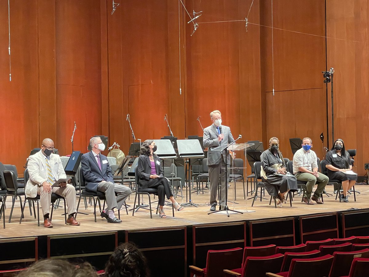 artsconnecthtx's tweet photo. We had such a fantastic time yesterday evening celebrating the arts in education at this year's Open House! Shoutout to the amazing HISD educators who joined us -- we hope you had a fabulous time developing new relationships with our many Arts and Culture Partners. #ArtsInEdHTX https://t.co/W594mBsJL6
