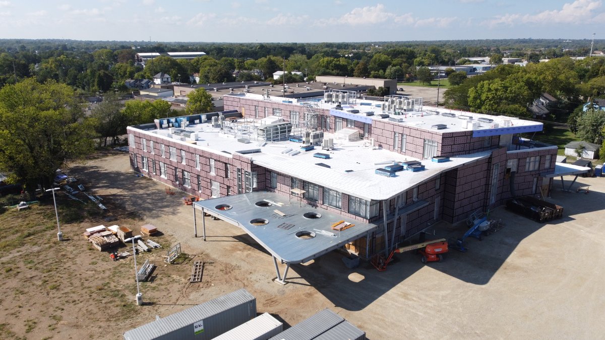 Construction update on an 86,000SF medical facility in Dayton, Ohio. Looking beautiful, staying on track for a spring opening!  

#hplexsolutions #construction #dayton #OhioToWork #ohio #spring #spring2022 #medical #medicalfacility #flyover #comingsoon #opening #openingday