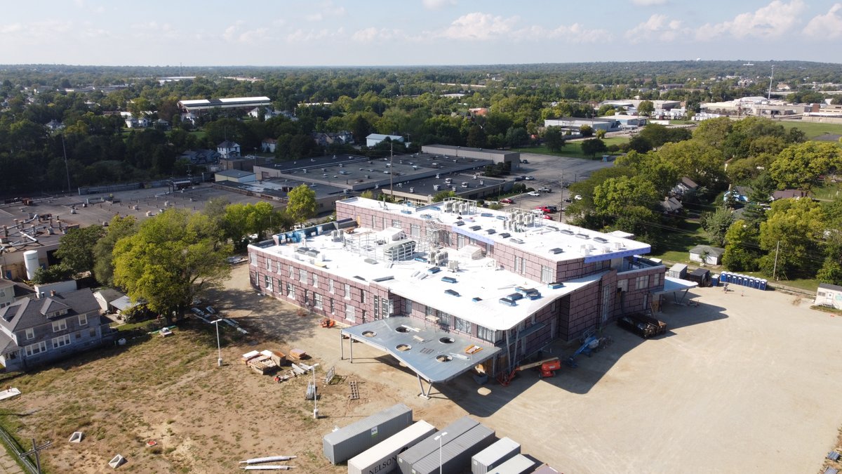 HplexSolutions's tweet photo. Construction update on an 86,000SF medical facility in Dayton, Ohio. Looking beautiful, staying on track for a spring opening!  

#hplexsolutions #construction #dayton #OhioToWork #ohio #spring #spring2022 #medical #medicalfacility #flyover #comingsoon #opening #openingday https://t.co/wXN5xIVbXi