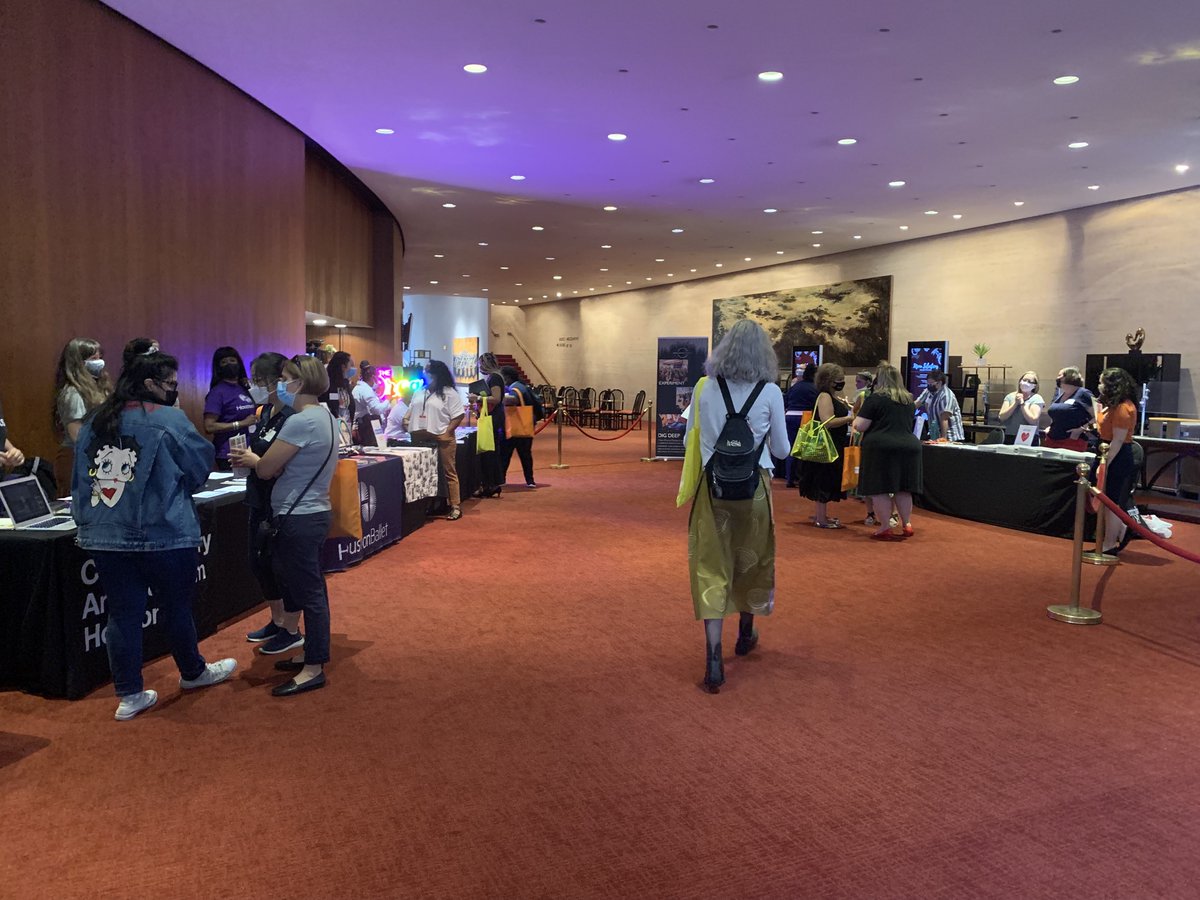 artsconnecthtx's tweet photo. We had such a fantastic time yesterday evening celebrating the arts in education at this year's Open House! Shoutout to the amazing HISD educators who joined us -- we hope you had a fabulous time developing new relationships with our many Arts and Culture Partners. #ArtsInEdHTX https://t.co/W594mBsJL6