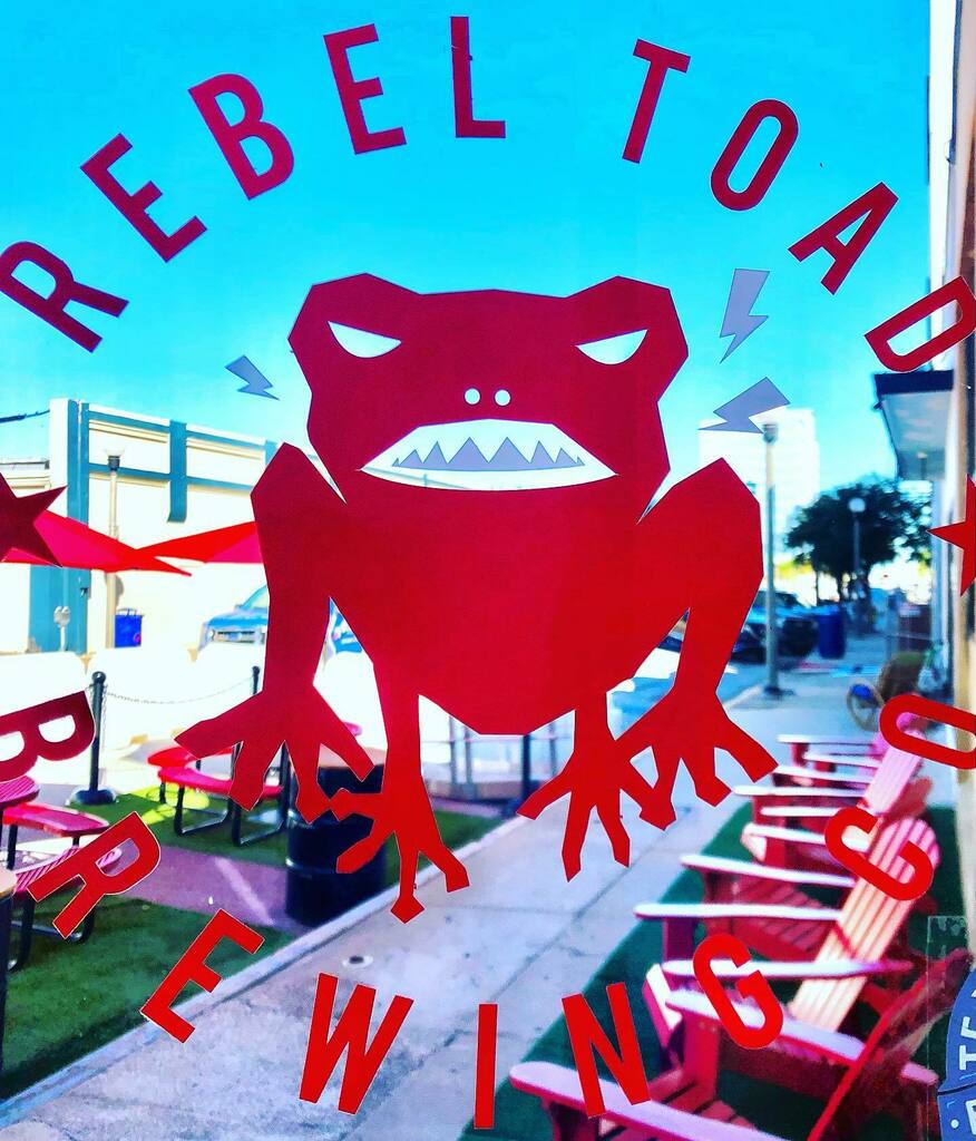 ric3r's tweet photo. #happybabyfriday #fridayeve #itsbeeroclock awesome evening! Come get you some #rebeltoadbrewingco #downtowncctx #cctx #corpuschristi #itsallgood #salud #prost #cheers #supportyourlocalbrewery https://t.co/218k0nRHhl