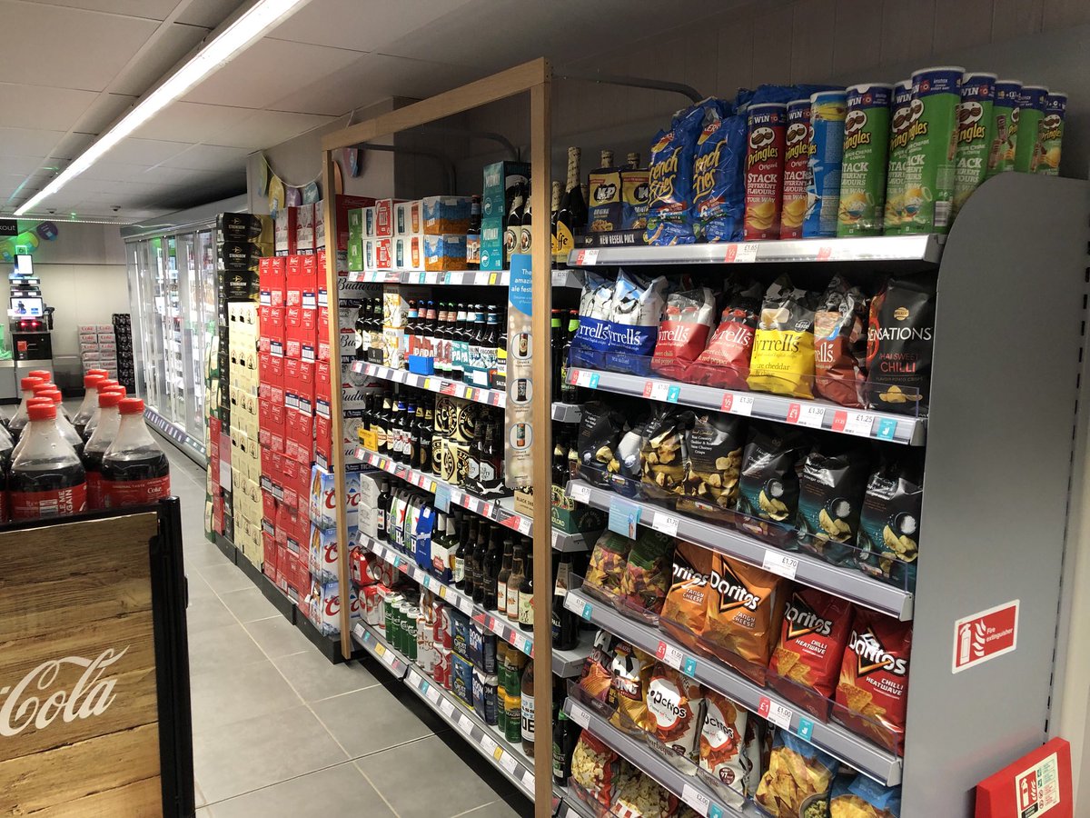 Jonatha37729773's tweet photo. Another too late night at Adel. Standards in a great place #TeamAdel @guy_sandell2 @mazieblake12345 @JoWhitfield_ https://t.co/V6D5VO4vMt
