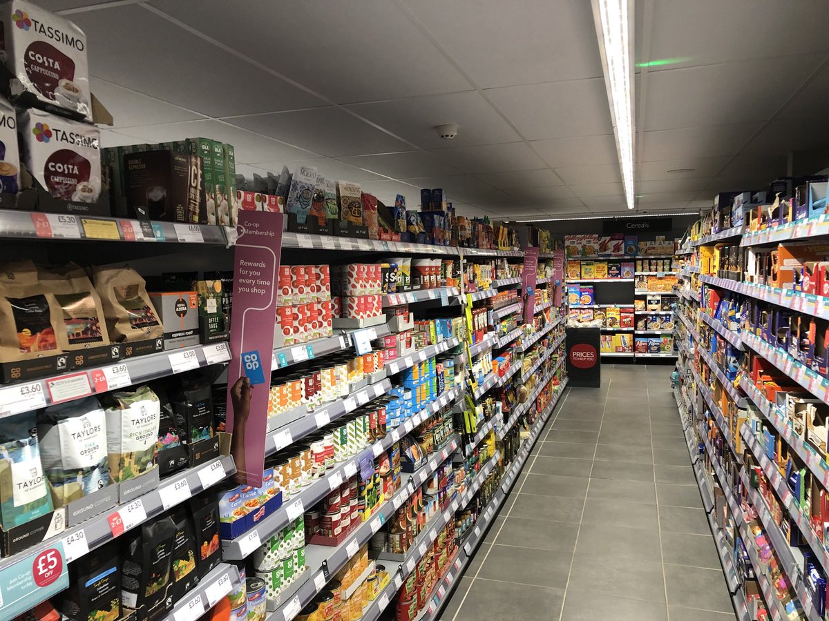 Jonatha37729773's tweet photo. Another too late night at Adel. Standards in a great place #TeamAdel @guy_sandell2 @mazieblake12345 @JoWhitfield_ https://t.co/V6D5VO4vMt