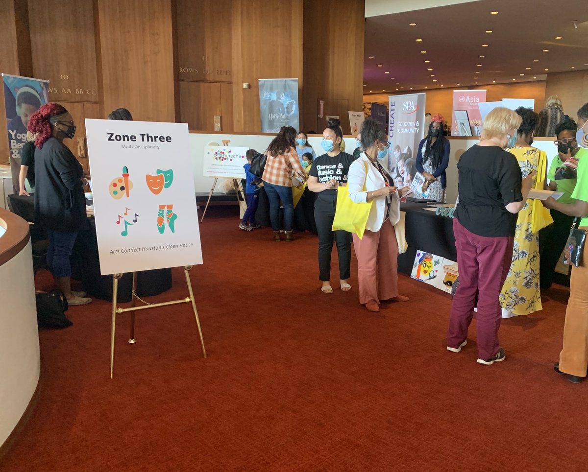 artsconnecthtx's tweet photo. We had such a fantastic time yesterday evening celebrating the arts in education at this year's Open House! Shoutout to the amazing HISD educators who joined us -- we hope you had a fabulous time developing new relationships with our many Arts and Culture Partners. #ArtsInEdHTX https://t.co/W594mBsJL6