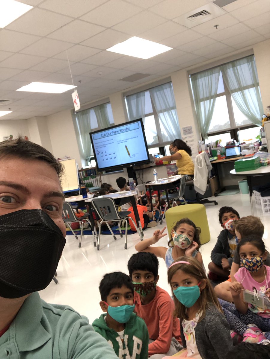 TeacherFerozGPE's tweet photo. Love co-teaching with @MsWileyGPES !! Going from team teaching to parallel all within one lesson! We were really studying our names to learn more about phonics! #gogpgators #thiswaslastweek #learning #coteaching @GPECoTeach https://t.co/fXTnN0SZ8v