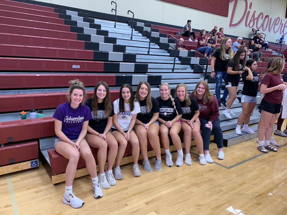 tkwapnioski's tweet photo. Senior Night for the ⁦@DiscovererWay⁩ Girls Volleyball Team.  #SailsOut #AnchorUp #MaroonTradition #Seniors2021 https://t.co/HWVDnS8HmI