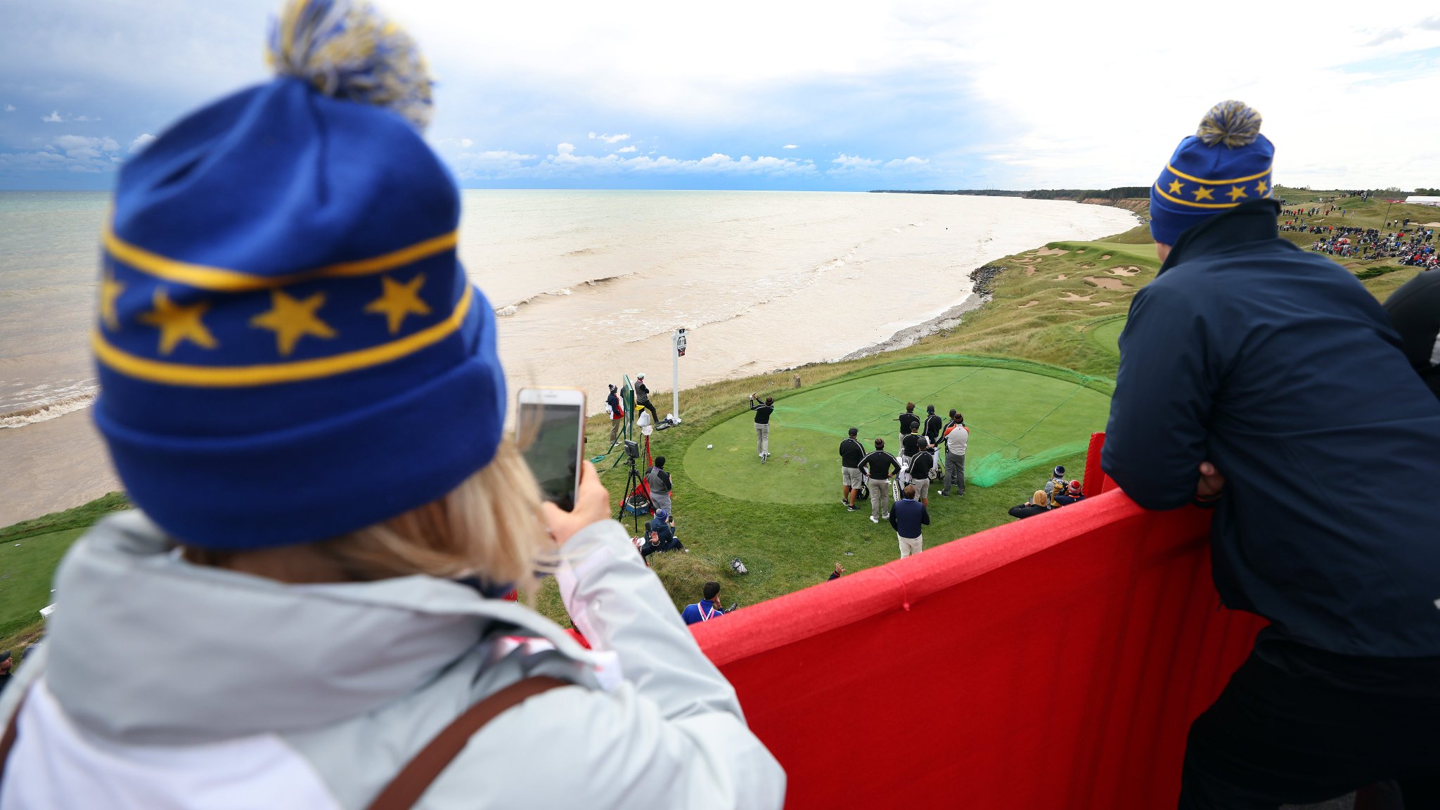 FAAPZzGVcAck7FB?format=jpg&name=large