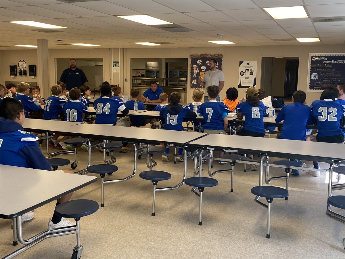 Thank you to Ps. Brandon Richoux who came out today to hype up and pray for our football team. Now, let’s get out there and defeat those bears! <a href="/GoBucsSJHS/">Southside Jr. High</a> #southsideallin