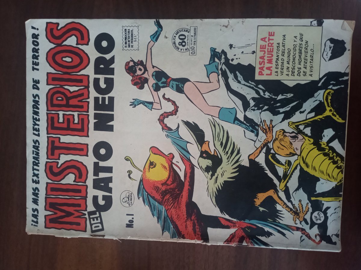 mrdoctor333's tweet photo. Después de 8 años de buscar, por fin salió. Algo dañado, pero aquí está uno de los griales. Misterios del Gato negro #1 (1953) #foreigncomic #horrorcomic https://t.co/R03XCFGEEX