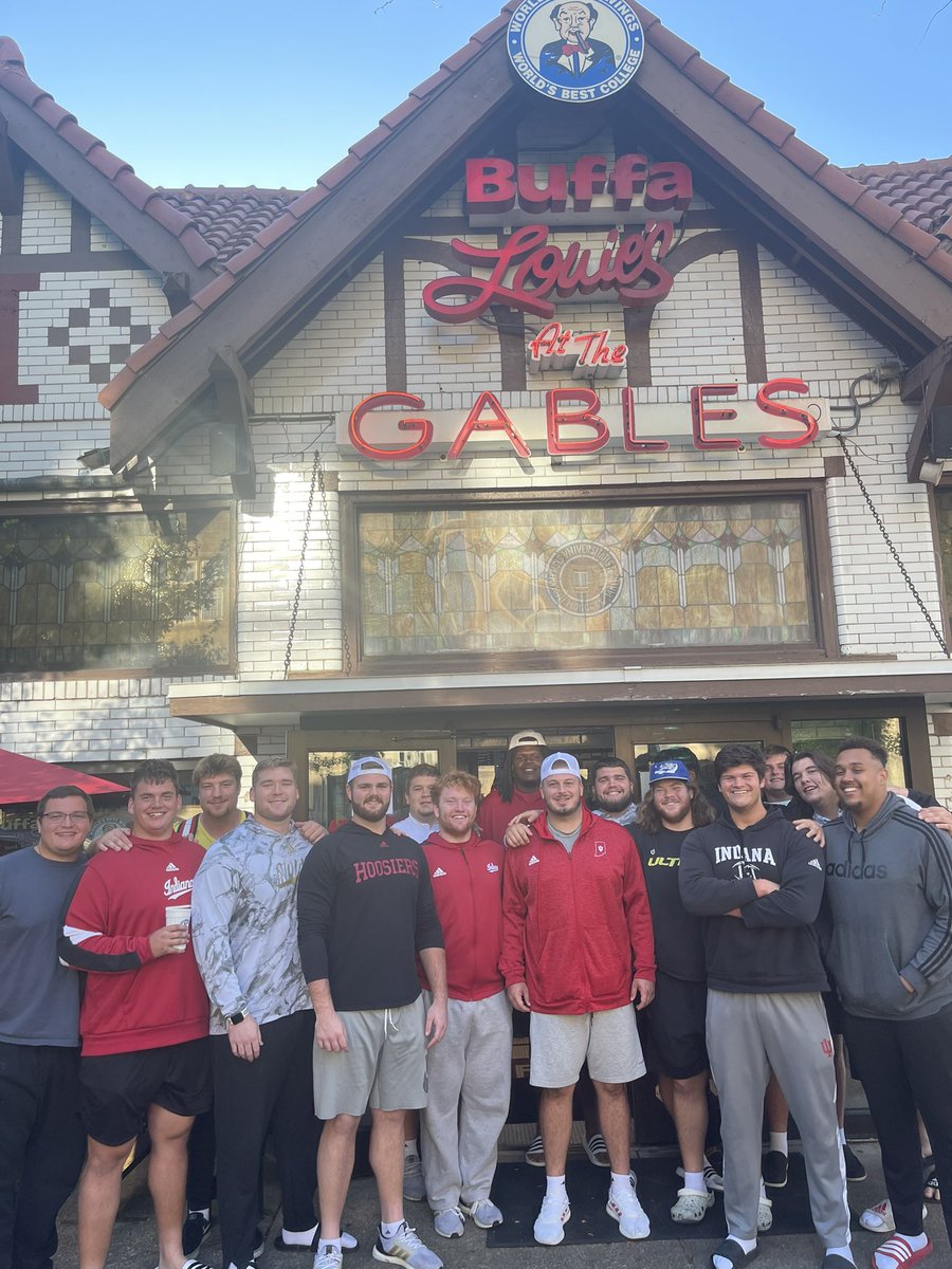 Want to give a huge shoutout to <a href="/BuffaLouies/">BuffaLouie's</a> for sponsoring the O-Line and D-Line this season. Catch us there every Thursday around 6pm. Feel free to stop by and say what’s up to us.