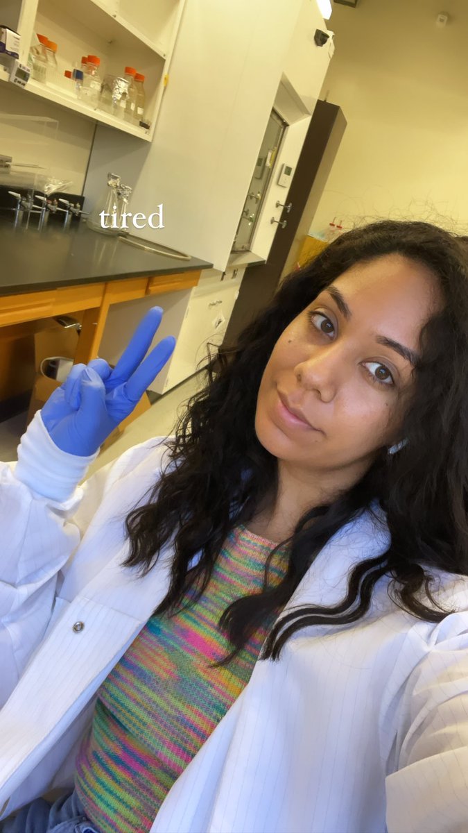 stephyscience's tweet photo. lab tings 🧘🏻‍♀️ https://t.co/IyXNRZTk2t