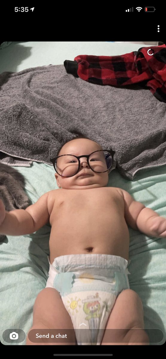 TaeeOt7's tweet photo. Look at the rolls on my little peanut 🥰🥰 baby army is growing so fast! https://t.co/yyIV8s90IN