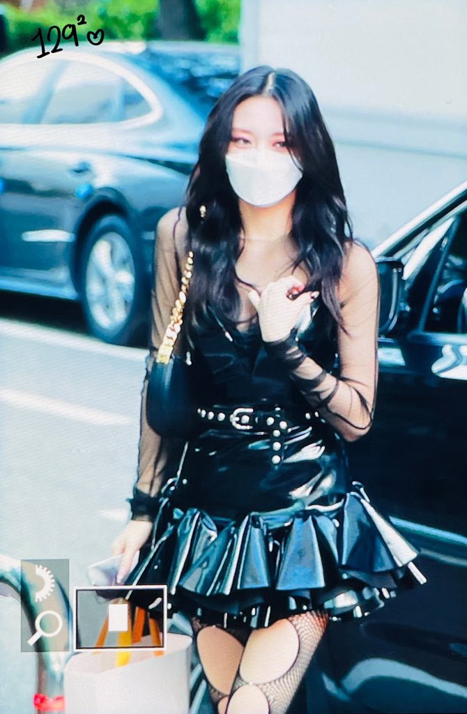 jmschaer's tweet photo. “ser emo não é uma fase, é um estilo de vida” — shin yuna. https://t.co/vYx21a7t06
