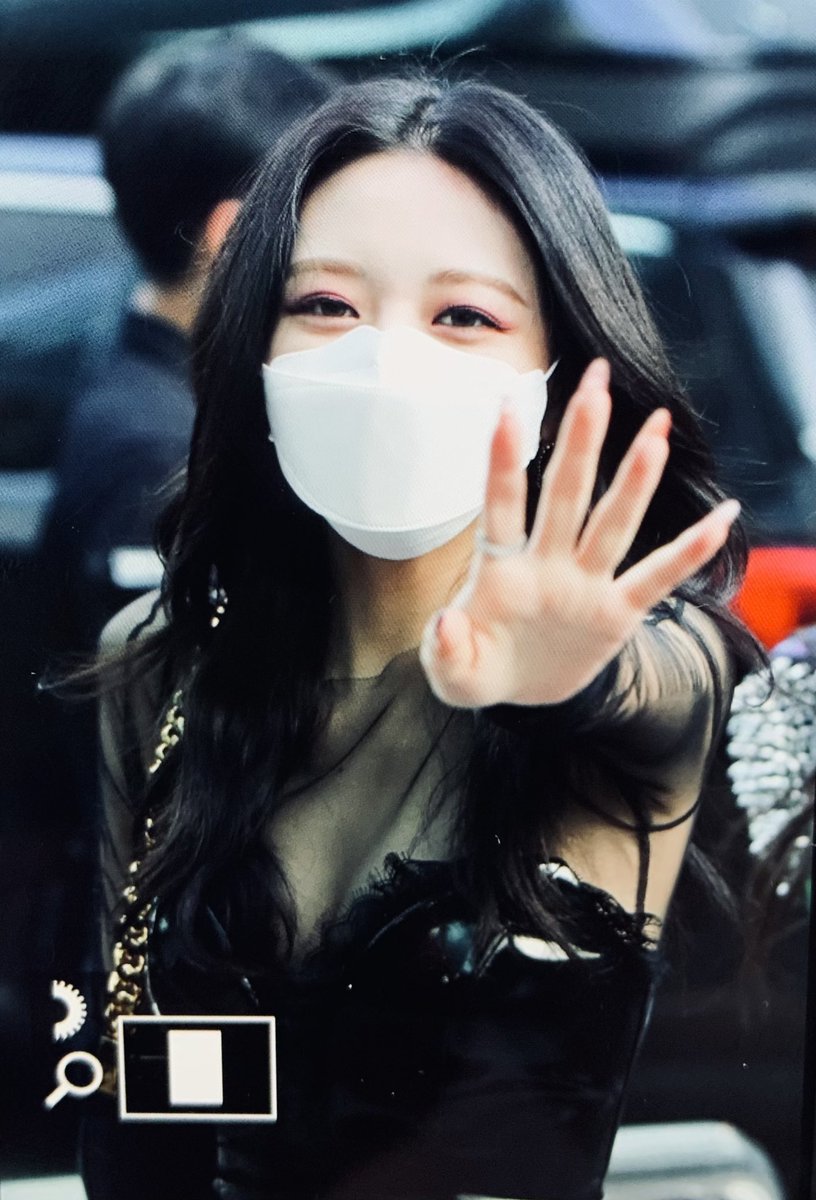 SYN_GLOBAL's tweet photo. Yuna arriving at Music Bank!

cr. Mycolor_yn 

ITZY YUNA #유나 #있지 #YUNA #ITZY @ITZYofficial https://t.co/Hsjjmlki1b