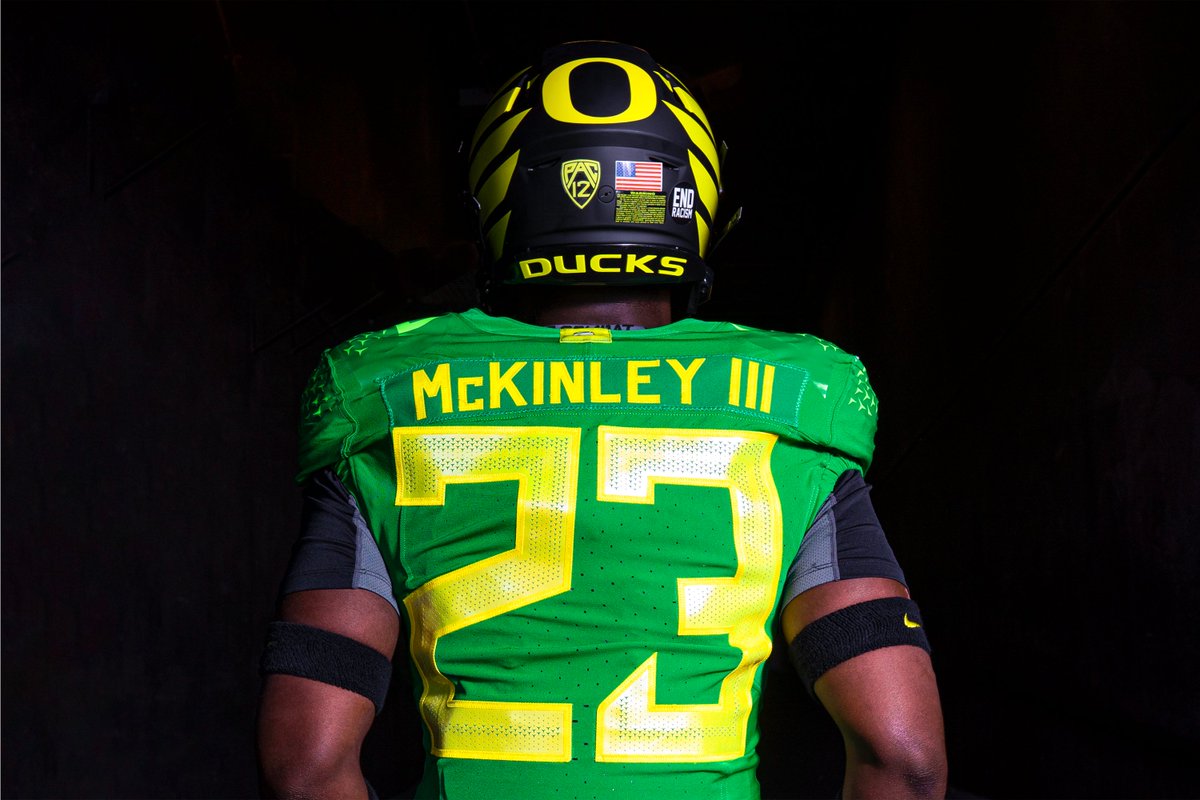 Dark Knight.
@OregonFootball uniforms for week 4. #GoDucks