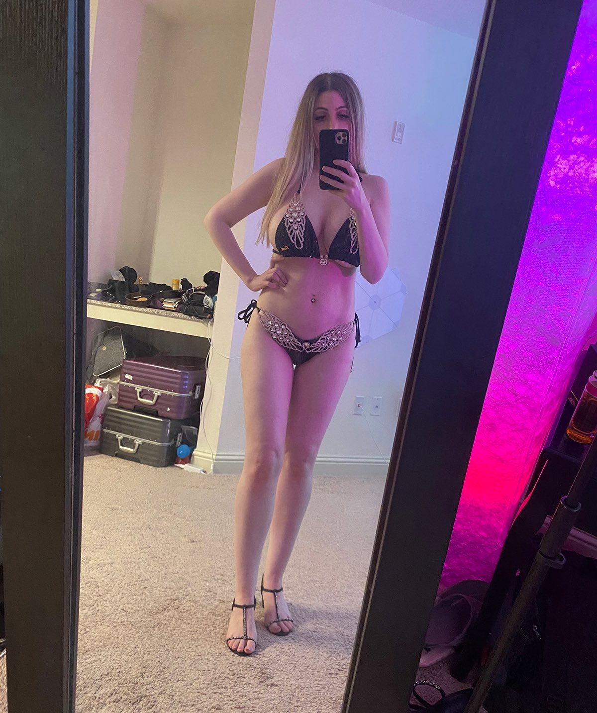 Castaway on Twitter "it’s hot in Florida 🥵 https//t.co/QdR7VV0jlU