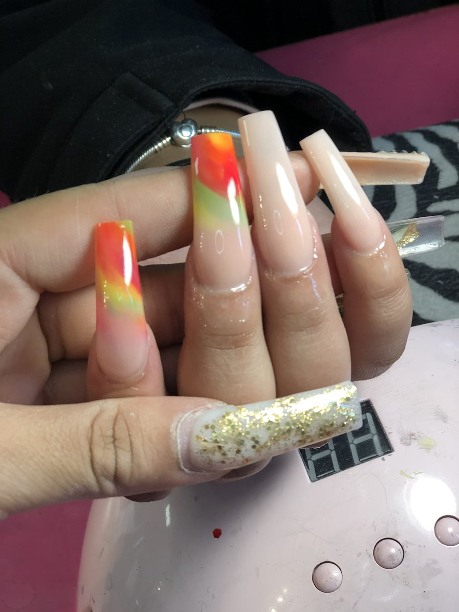 Reneellaa's tweet image. If you are looking for a nail tech or your tech is booked for homecoming… I have appointments available. Follow nailedbynella on Instagram to see more or check out the booking site nxn.as.me 
#AAMU #aamu23 #Huntsville #aamu24