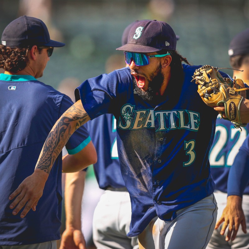 Mariners's tweet photo. Five in a row. Nine to go. #SeaUsRise