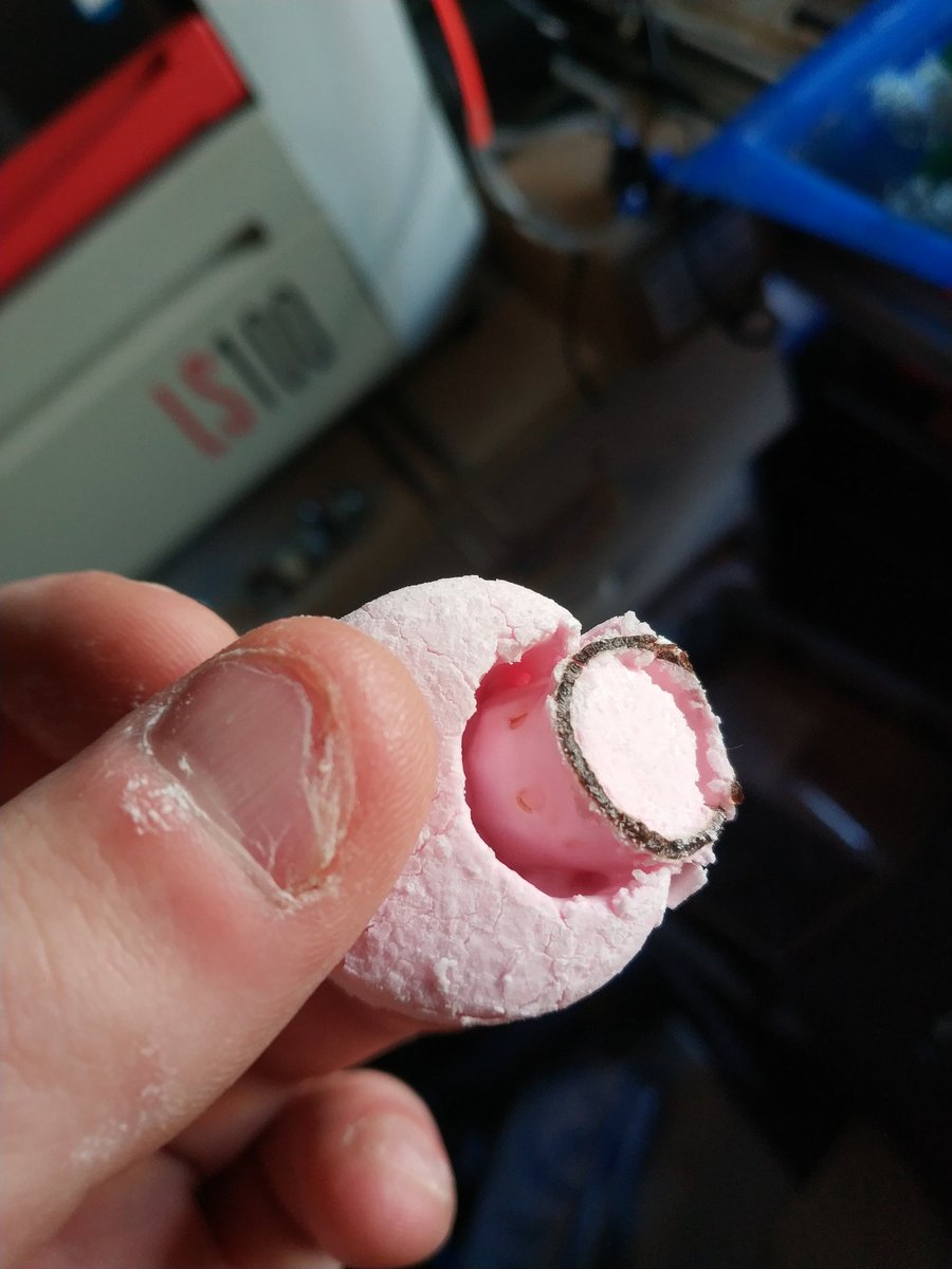 TinkersProjects's tweet image. Sooo you can engrave Marshmellows 🤣 cutting does not work too well