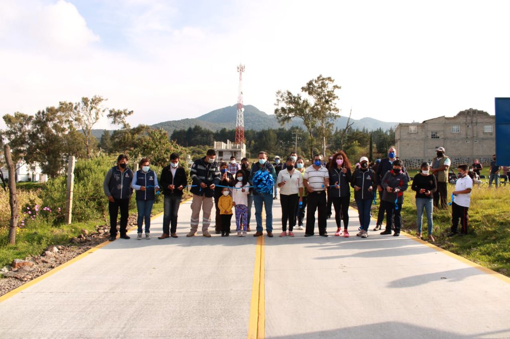 chapa_gm's tweet photo. 📌Nuestro Presidente Municipal, Biólogo Job Alcantara Paz, inauguró la construcción de pavimento hidráulico en la Cabecera Municipal. 
¡Con más y mejores caminos, juntos #SigamosProgresando! https://t.co/soGWps0Gxq