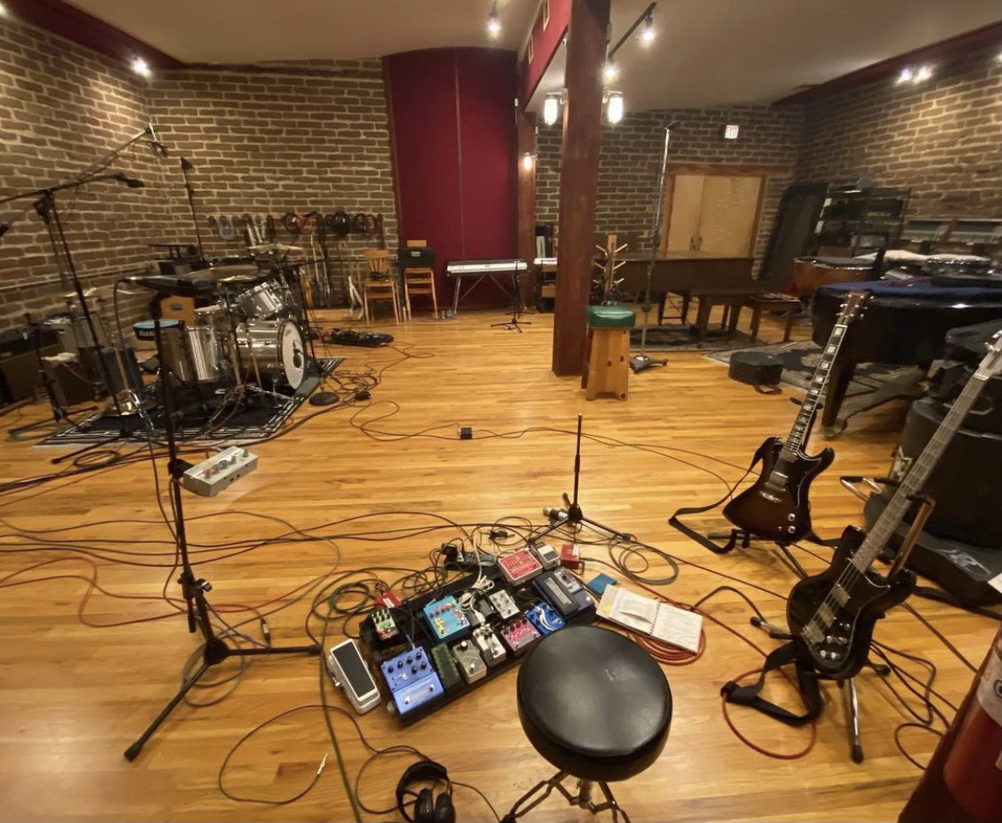 fuzzrocious's tweet photo. Seeing our pedals on @russiancircles & @Thrice pedalboards for practice/recording is a joy. Are you excited for new music?
#fuzzrocious #fuzzrociouspedals #russiancircles #thrice #briancook #edbreckenridge #teppeiteranishi https://t.co/qAflnJRctg