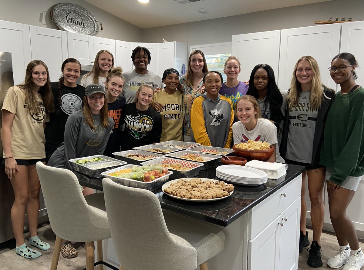 Over halfway through preseason workouts, 3 weeks until the official start of practice! #ProtectTheTradition 

🌮: The Daily Station