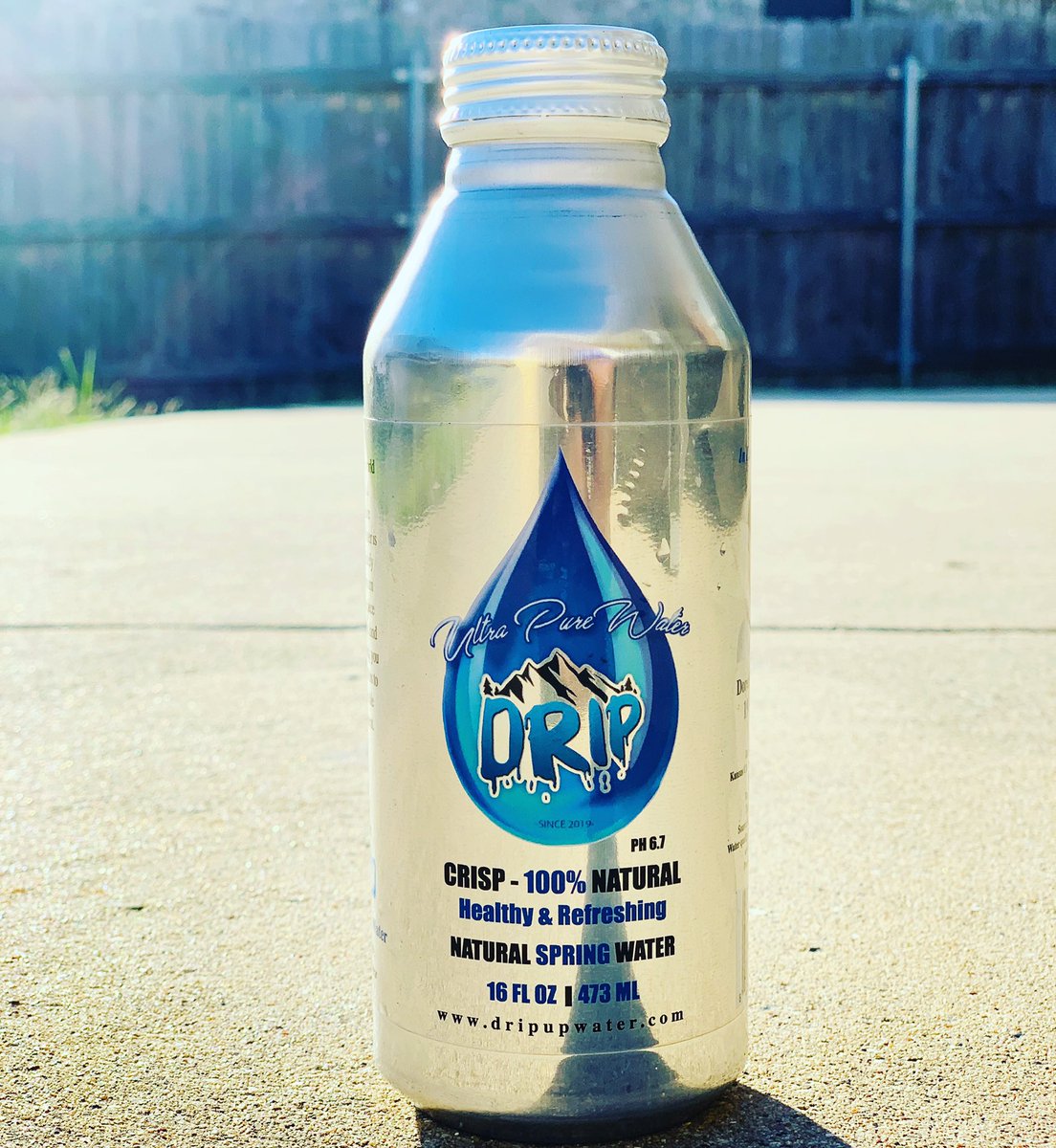 drip_ultra's tweet photo. ‘Ice Cold’ Drip Ultra Pure Water 
💧🧊❄️💙🥶💦 https://t.co/hxllGl0gvX