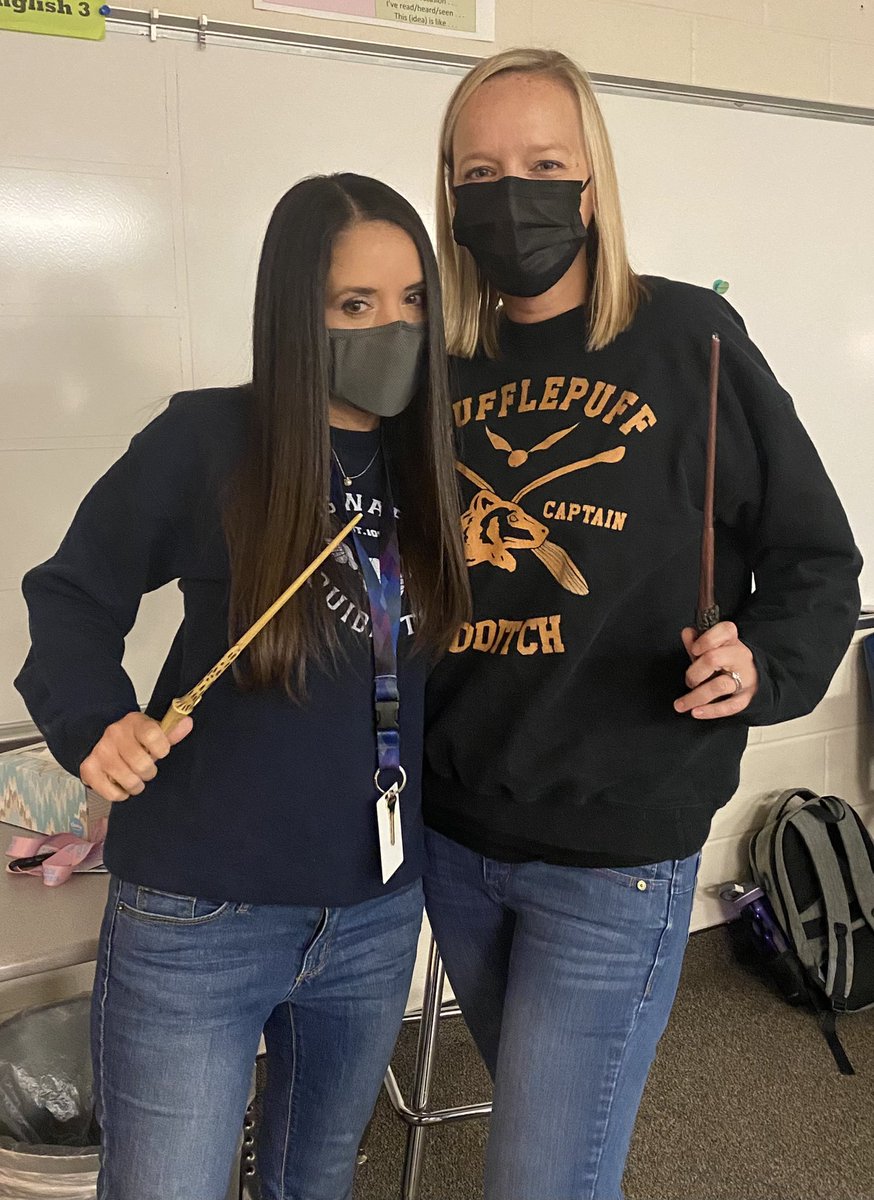 MrsJohnsonAVID's tweet photo. Twin Day with one of my favorite Potterheads! #stangspirit #creekviewleads @creekview_stuco @CreekviewLeads https://t.co/l6B8HOIoBY