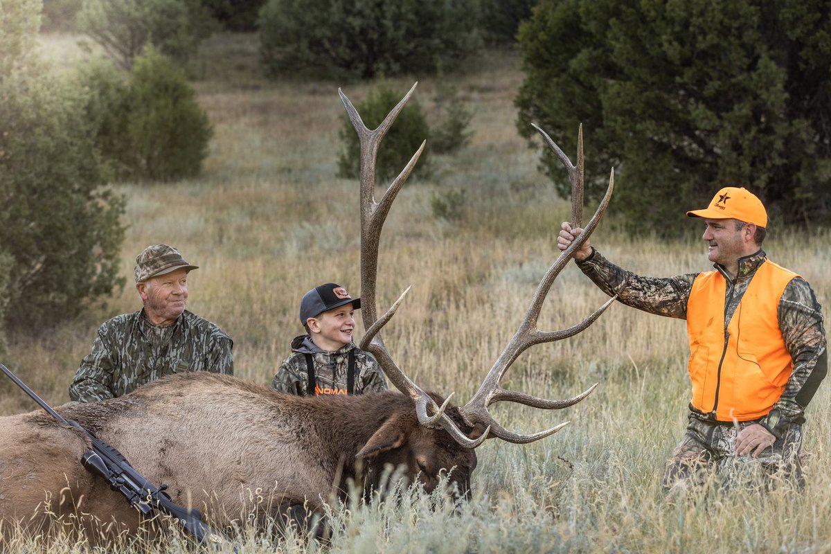 thelindseyway's tweet photo. Weโre having some fun in Colorado this week! @dingoboie is on the board first with this long beamed bull! He sure put on a show as the sun was coming up!
#thelindseyway #realtime #snacksforracks #wapiti #elk #elkhunting #elkseason #bull #colorado https://t.co/4HBmZ4G19p