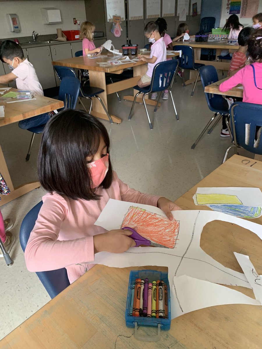 AimeeRop's tweet photo. Kindergarten was doing an amazing job today with their scissor and gluing skills!
#haymarkettogether
#hmes https://t.co/DRU3v58q45