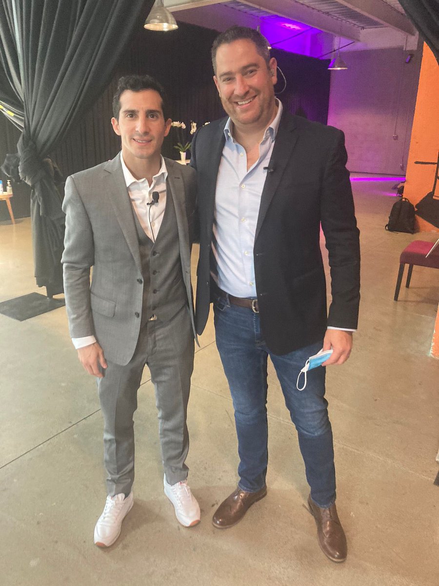 “Como ser el mejor del mundo”. Los pasos para alcanzarlo de <a href="/Rommel_Pacheco/">Rommel Pacheco</a>  en #INCON2021 1. Construye a pequeños pasos 2. Vive en el presente y en el ahora 3. La actitud lo es todo. #motivacion #INCON2021 #vivanuncios #liderazgo #siquierespuedes