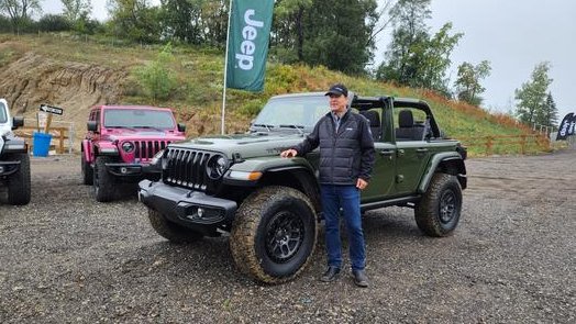 HenryEPayne's tweet photo. Captain at helm: @Jeep CEO Jim Morrison shows new Wrangler Willys Xtreme Recon. 35" tires, 11" clearance, skid plates. Holly Oaks ORV Park, MI #Detroit4Fest @DetroitNews https://t.co/621Refpspb
