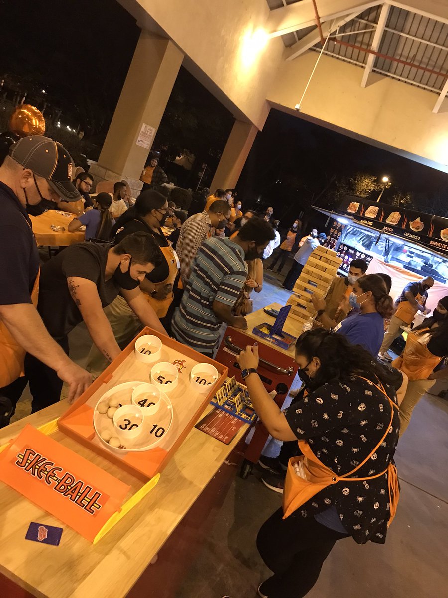 What a way to kick off Success Sharing weekend! Great time celebrating with our freight team 😎🤩 Delicious dinner 🌮 & fun with games 🧩 #TeamLakewood #SuccessSharing2021