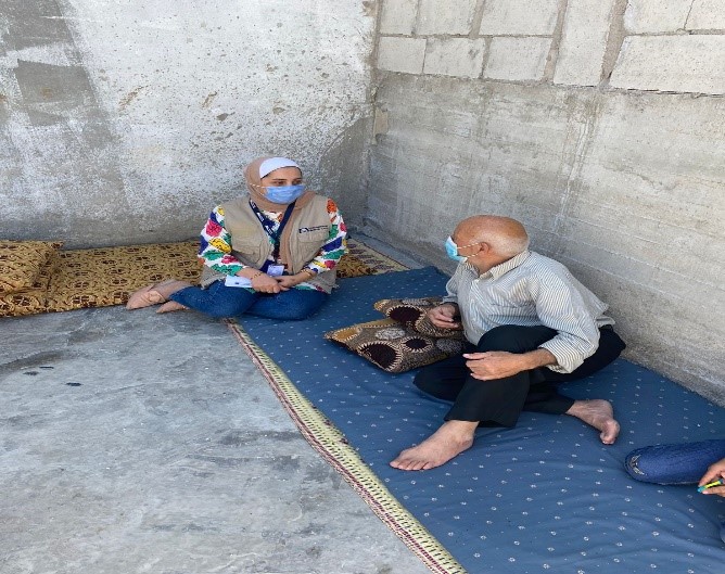 IMCjo's tweet photo. With the generous support from @KSRelief_EN and @StatePRM, the @IMCjo's #mentalhealth team celebrated #AlzheimersDay by visiting the clients and their families suffering from #Dementia and #Alzheimer in #Jerash and #Tafila, #Jordan. 
@AbawanehAhmad https://t.co/z7m4OPMcej