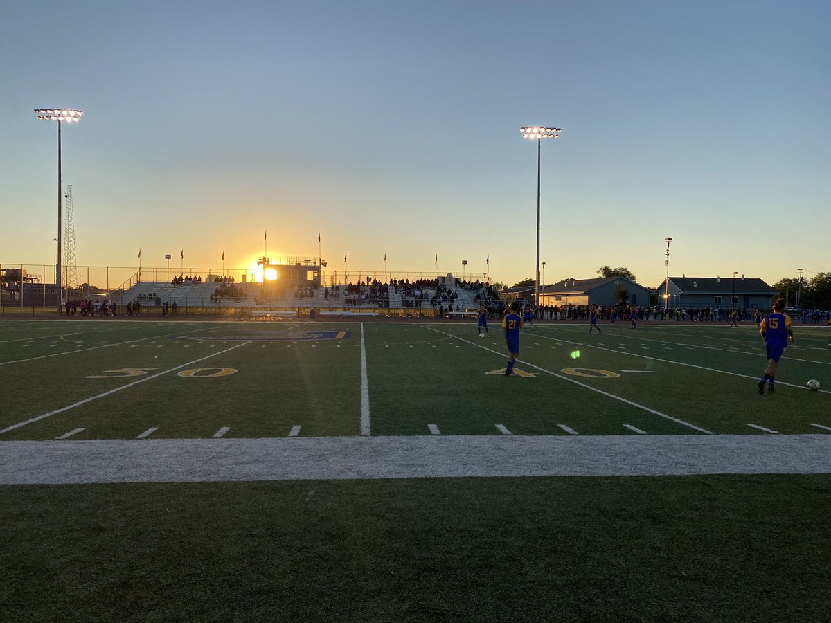 JonPereiro_'s tweet photo. Here. We. GO!
JT Central v West #Crosstown is on!
LET’S GO STEELMEN!
#Adelate https://t.co/QP9d8MOOrz