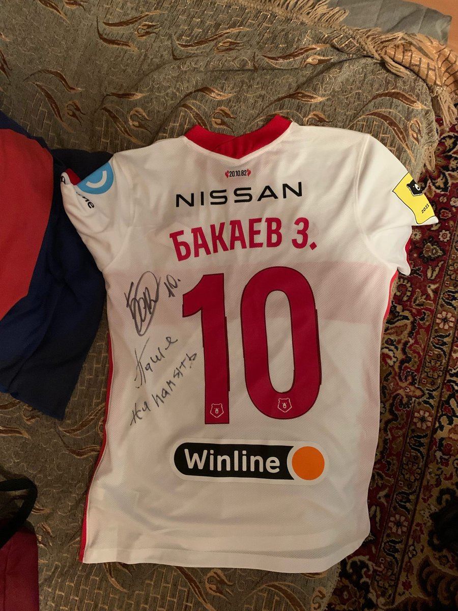 FloreaN88's tweet photo. Вася-инвалид подогнал игровую футболку Бакаева. Спасибо большое за столь жЫрный подгон! :) https://t.co/8zOV6TZweG