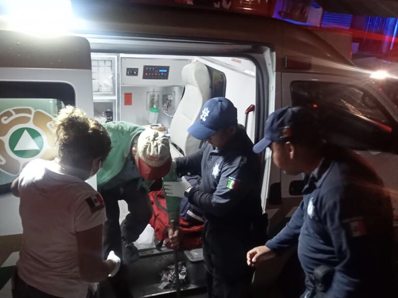 AMapastepec's tweet photo. Ante cualquier emergencia llámanos a través del #911, personal de Protección Civil Municipal de Mapastepec, acudirá para brindar el servicio de atención prehospitalaria, así como el traslado para recibir una atención médica especializada. https://t.co/JG2VRpcc0c