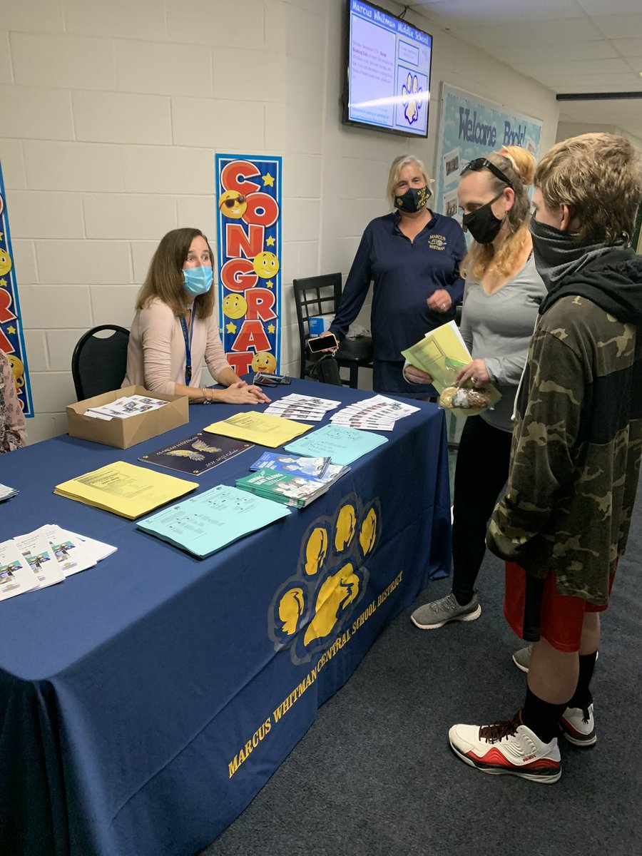 cbrownmwcsd's tweet image. I would like to thank the @MWCSDTweets parents and students for allowing us to have a safe and very full evening of open houses @Gorham_MWCSD and @MwMiddle. Thanks also to our employees for being so welcoming! #PR1DEinthePaw