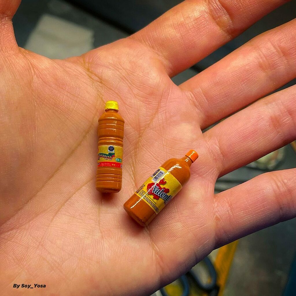 soy_yosa's tweet photo. Que prefieren 
Botanera o Valentina 
#valentina #botanera @salsavalentinaoficial  #miniatura #scale_models_and_miniatures #scale_models https://t.co/HFoP1Gay8Z https://t.co/JWinZUGz8t