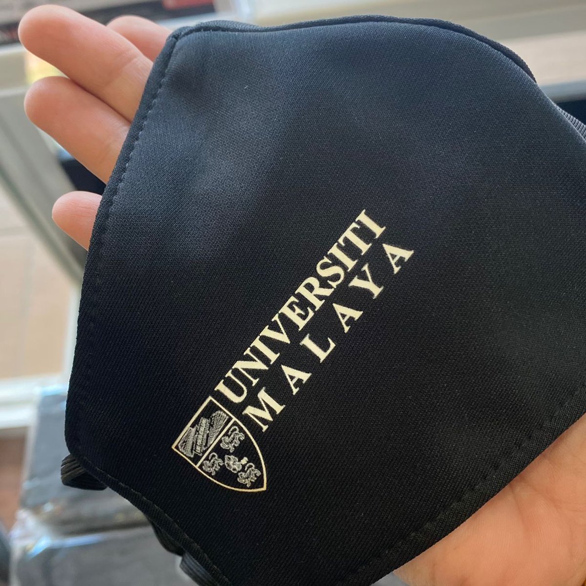 UMPenerbit's tweet photo. ''Kain sedap, getah adjustable & ada ruang boleh letak filter'' - syafiq_isa_
Available:
https://t.co/CzfODrrLQO (Merchandise)
#universitimalayafacemask #facemask #umpenerbit #umfacemask https://t.co/76aJKGqBOX