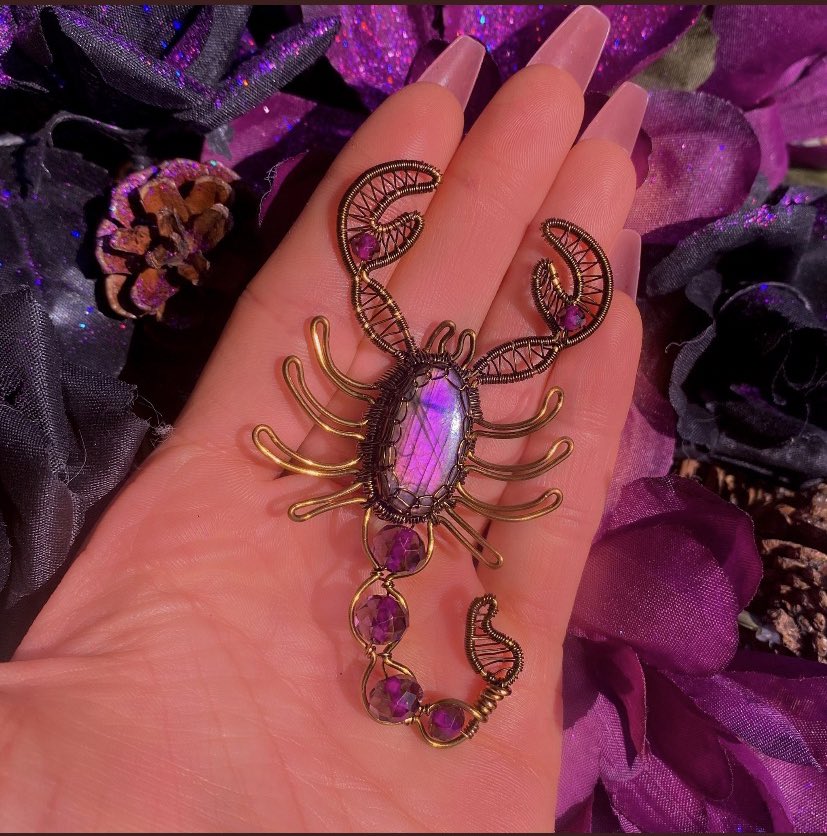 marz__boutique's tweet photo. 💓🔮🦂 SCORPION 🦂🔮💓

One of my favourite creations to date! ✨ https://t.co/Z0P46taP0p