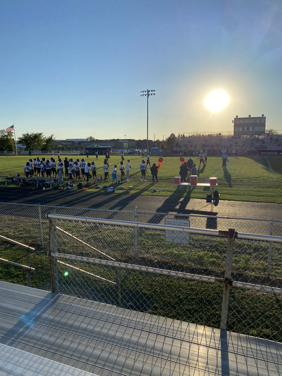 ShaundasRoom's tweet photo. Watching my fabulous co-teacher, Pat McCluskey, and the freshman football team play Rich Township https://t.co/k1eTeQWliv