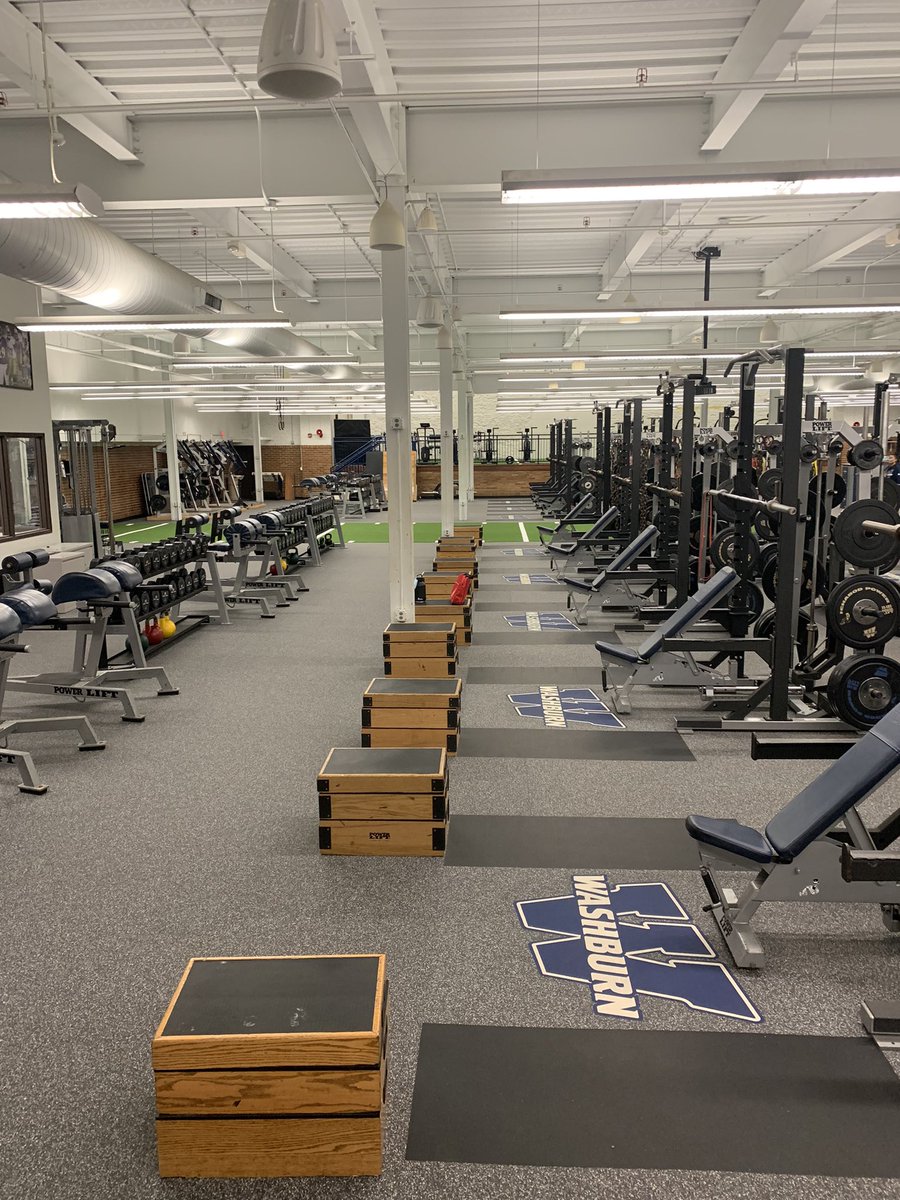 IchabodFTBL's tweet photo. Weightroom renovation complete! Another incredible addition to the best facilities in @NCAADII! #GoBods 🎩🏈 https://t.co/NfihCKKyfe