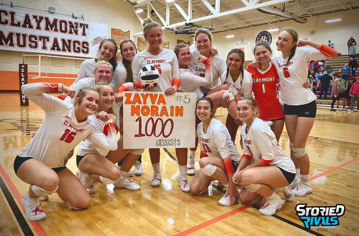 StoriedRivals's tweet photo. BIG NIGHT for @zayvaa! 🎉

With 30 assists in the win the senior eclipses 1️⃣0️⃣0️⃣0️⃣ CAREER ASISSTS‼️

Mustangs 🏐 rolling right now as one of the top teams in the @EastDistrictAB. https://t.co/L31NK3PGgI