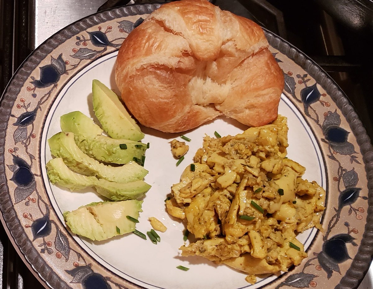 joanncreek_'s tweet photo. Not to brag but I do eggs well. Scrambled with shallots, herbs and truffle butter. First #softfood dinner after my husband's dental surgery. https://t.co/B03qNHZhIU